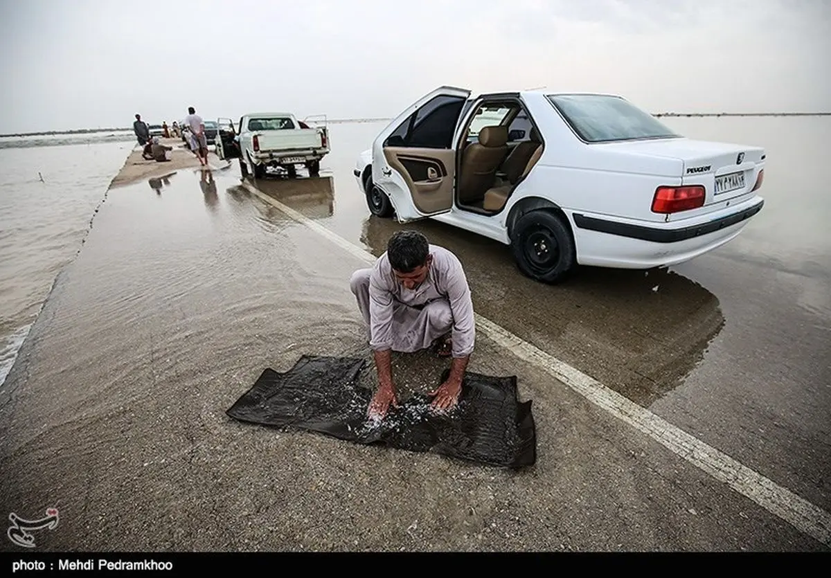 ۵ محور مواصلاتی سیستان در پی ورود سیلاب مسدود است