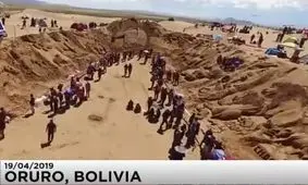 ساخت کشتی غول‌پیکر نوح در ساحل+ فیلم