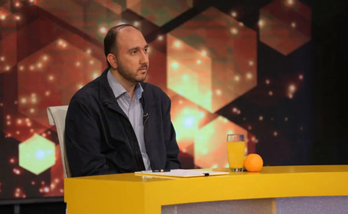 سایت محسن رضایی: عوض کنید مدیر بی تجربه شبکه ۳ را با این رسوایی قماربازی اش