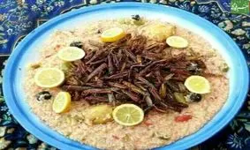 ملخ کیلویی ۶۰ هزارتومان/ خودکشی ملخ‌ها برای رسیدن به ایران