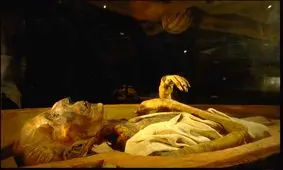 کشف معبدی با ۳۰ مومیایی در مصر + تصاویر