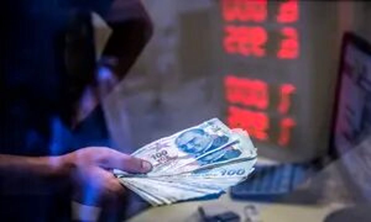 لیر ترکیه در آستانه سقوط به کانال پایین تر