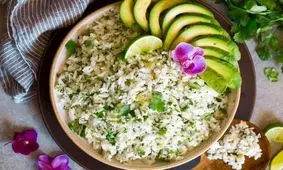 طرز تهیه گشنیز پلوی ساده با طعم لیمو