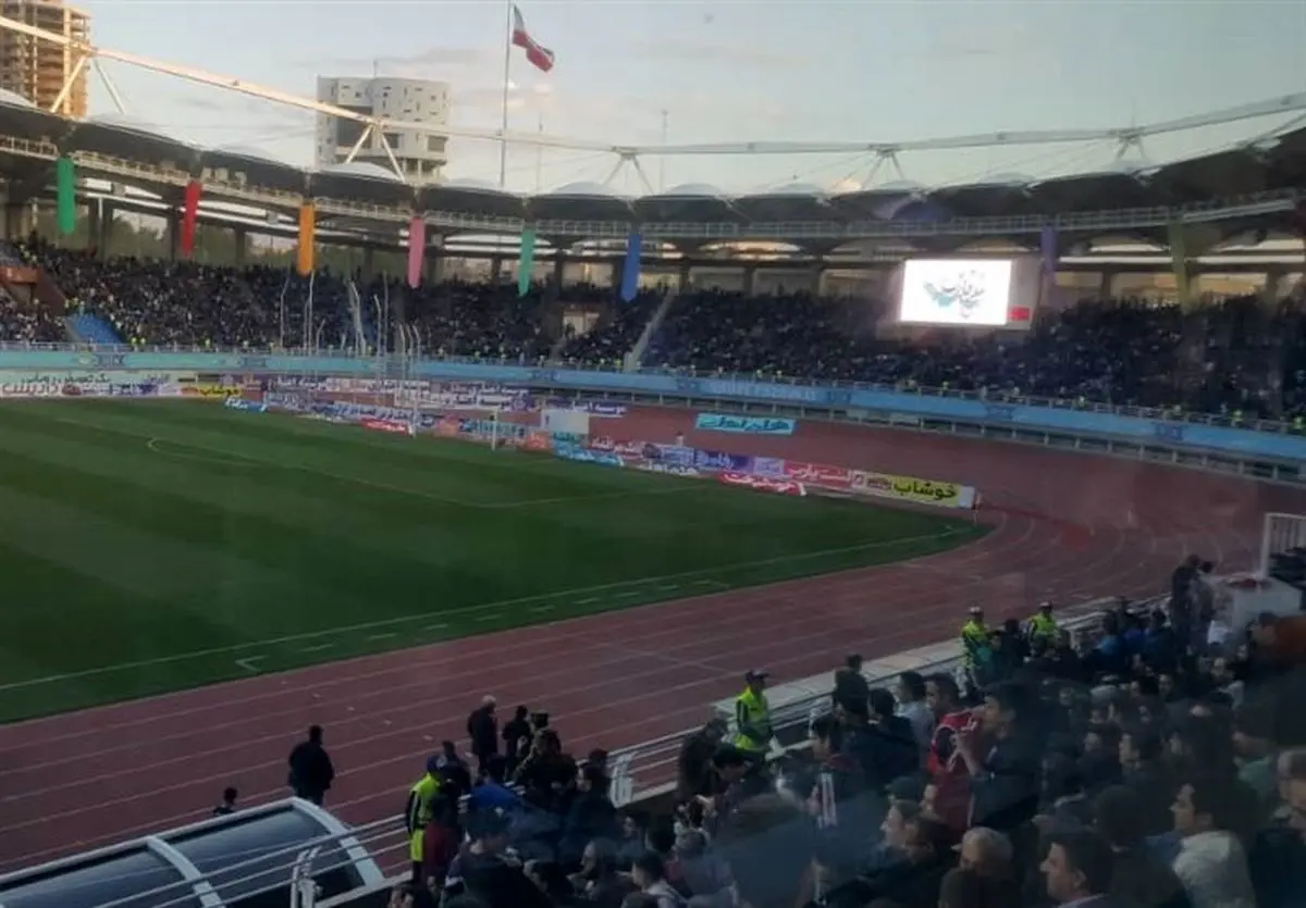 دور کردن هواداران از ورزشگاه و شادی نکردن گلزن پدیده