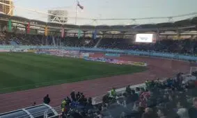 دور کردن هواداران از ورزشگاه و شادی نکردن گلزن پدیده