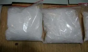 کشف بیش از 9 کیلو گرم شیشه در محور نایین –اردستان