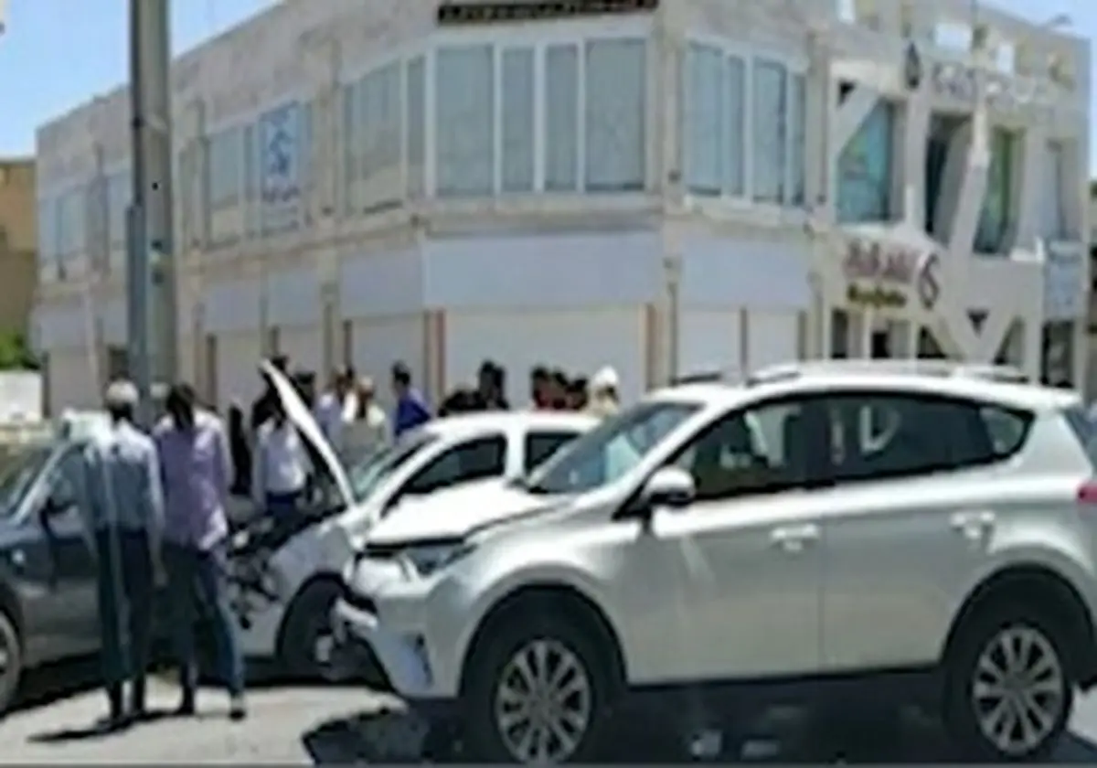 فیلم دوربین مداربسته از تصادف تویوتا با پژو 206