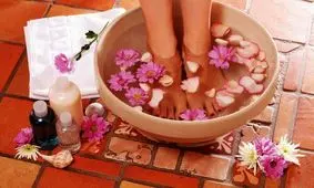 فواید باورنکردنی قراردادن پا در سرکه