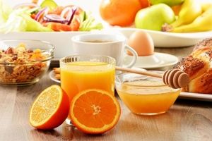چرا نوشیدن آب‌پرتقال در وعده صبحانه مضر است؟