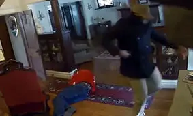 زورگیری از پیرمرد ۷۹ ساله در داخل خانه خودش + فیلم