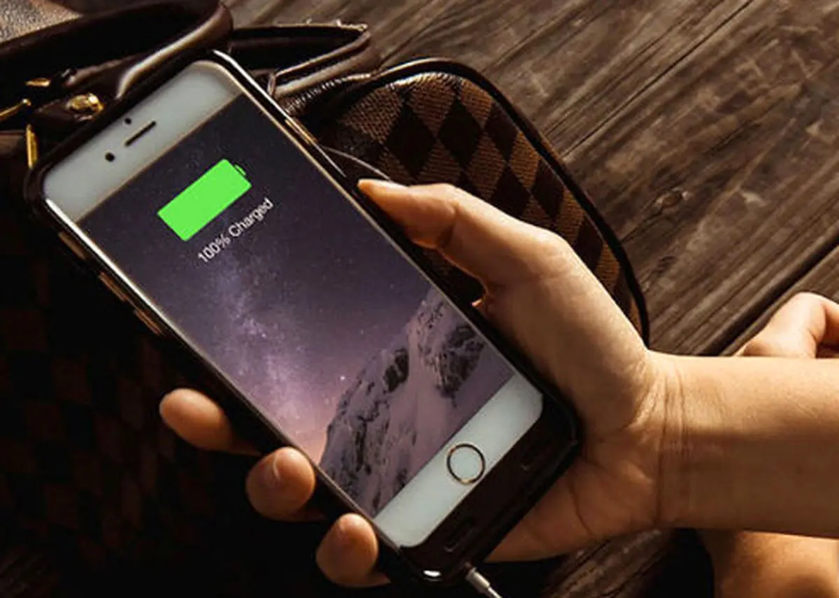 ۱۰ اشتباه رایجی که از عمر تلفن همراهتان می‌کاهد