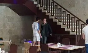 جلسه سرنوشت ساز در لابی هتل