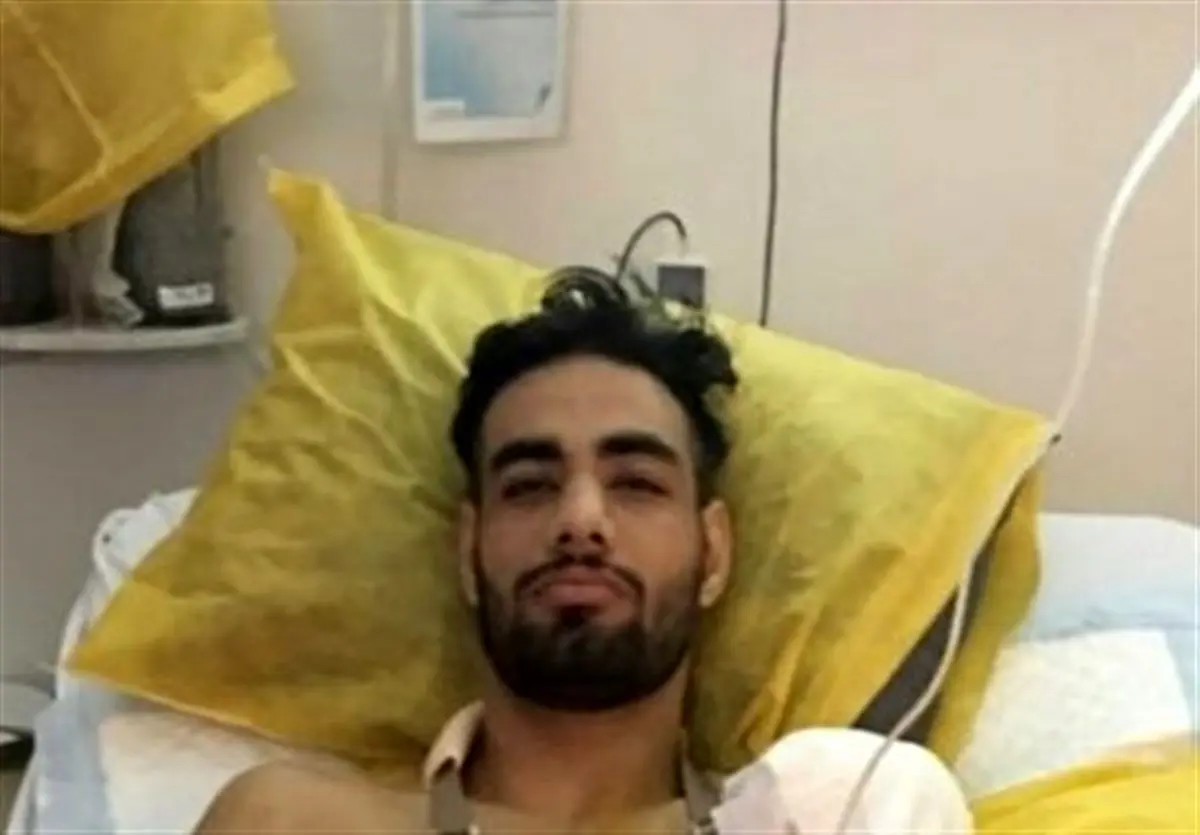 رامین صفویه کتف خود را به تیغ جراحان سپرد