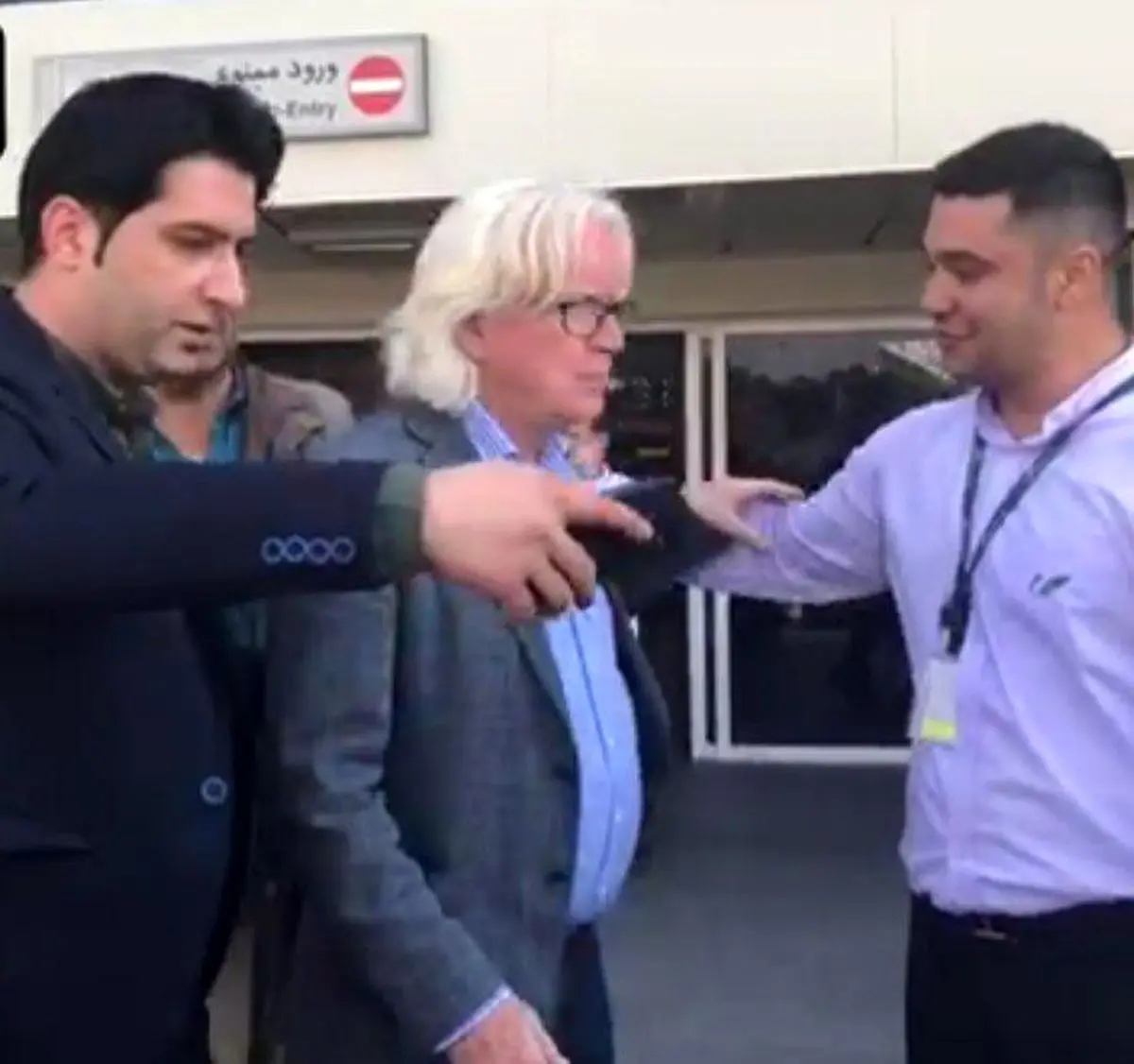 خارجی‌های استقلال خبرنگاران را تحریم کردند