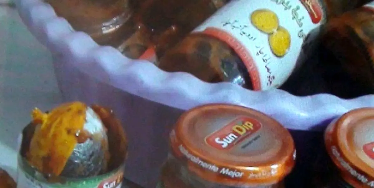 کشف تریاک در شیشه‌های ترشی انبه از قاچاقچی مسافر نما