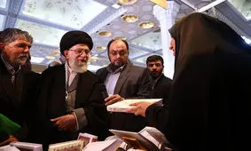 لحظاتی از بازدید رهبرانقلاب از نمایشگاه بین‌المللی کتاب تهران+ویدئو