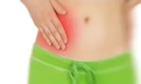 علائم آپاندیس؛ ۵ نشانه خطرناک درد آپاندیس که باید جدی بگیرید
