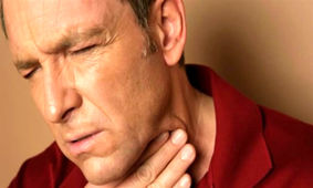 ۸ نشانه‌ ابتلا به سرطان گلو