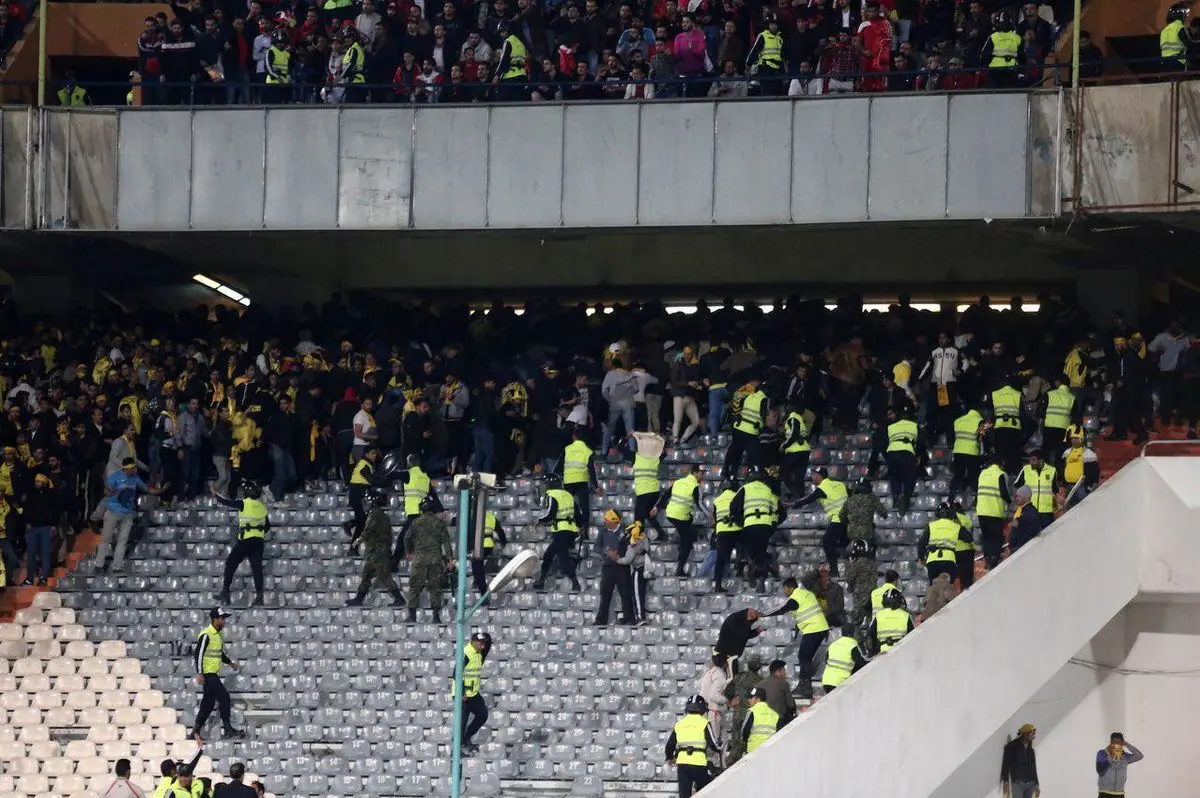 مطهری: فحاشان باید در ورزشگاه آزادی شلاق بخورند!