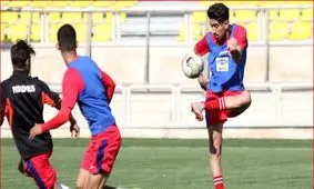 تمرین شاد پرسپولیس قبل از بازی با تراکتور/ سرخپوشان با 20 بازیکن به تبریز می‌روند