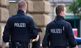 ورود یک خودرو به مرکز خرید در هامبورگ