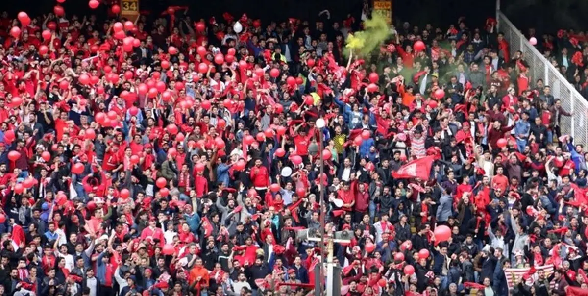 حال هوادار تراکتورسازی بهم خورد/ پرتاب سنگ هنگام کرنر پرسپولیس