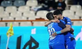 کریمی: گلم را بابت روزمعلم تقدیم به مادرم می‌کنم