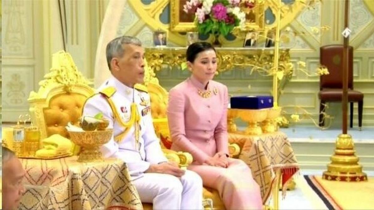 پادشاه تایلند با محافظ شخصی‌اش ازدواج کرد