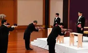 امپراتور جدید ژاپن این‌طور به تخت نشست