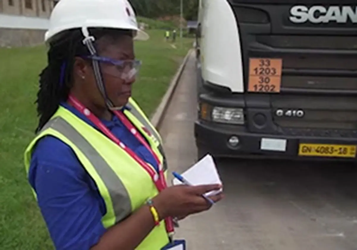 شرکت کامیون‌داران زن در غنا + فیلم