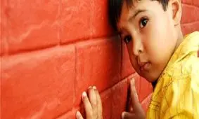 چطور متوجه شوم کودکم به اوتیسم مبتلا است؟