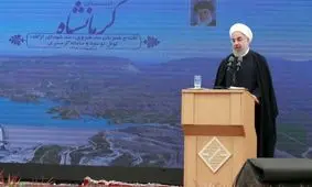 با کسی دشمنی نداریم اما در برابر هیچ توطئه ای دست روی دست نمی گذاریم/ نفت را به فروش می رسانیم؛ قدرت آمریکایی ها در حد زبان درازشان نیست