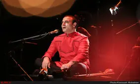 علیرضا قربانی شعری از احمد شاملو را خواند