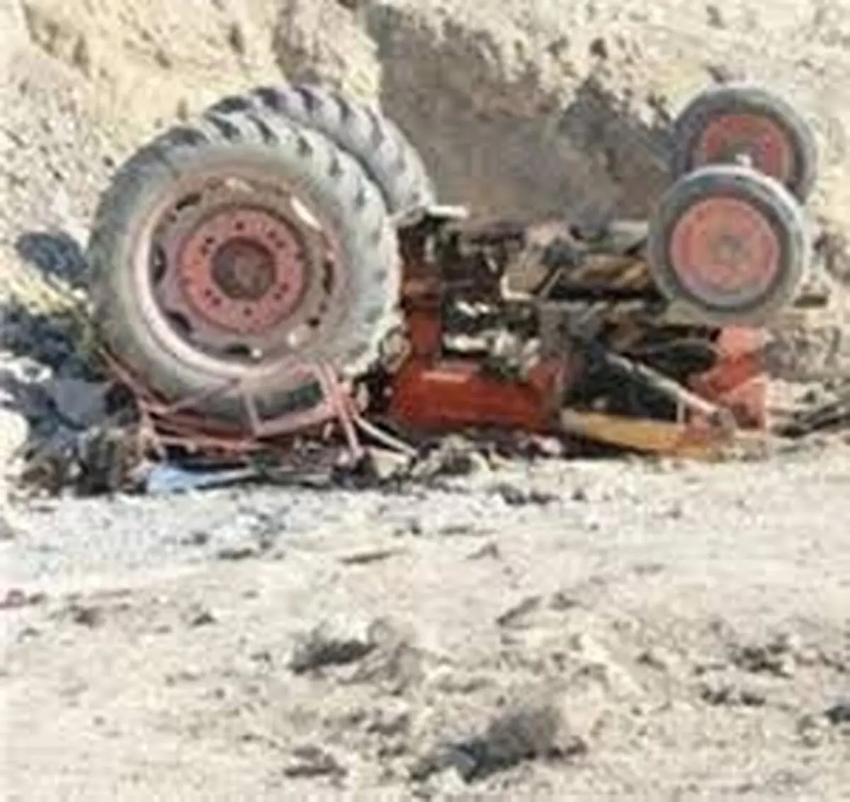 سقوط تراکتور در سد خاکی با دو کشته