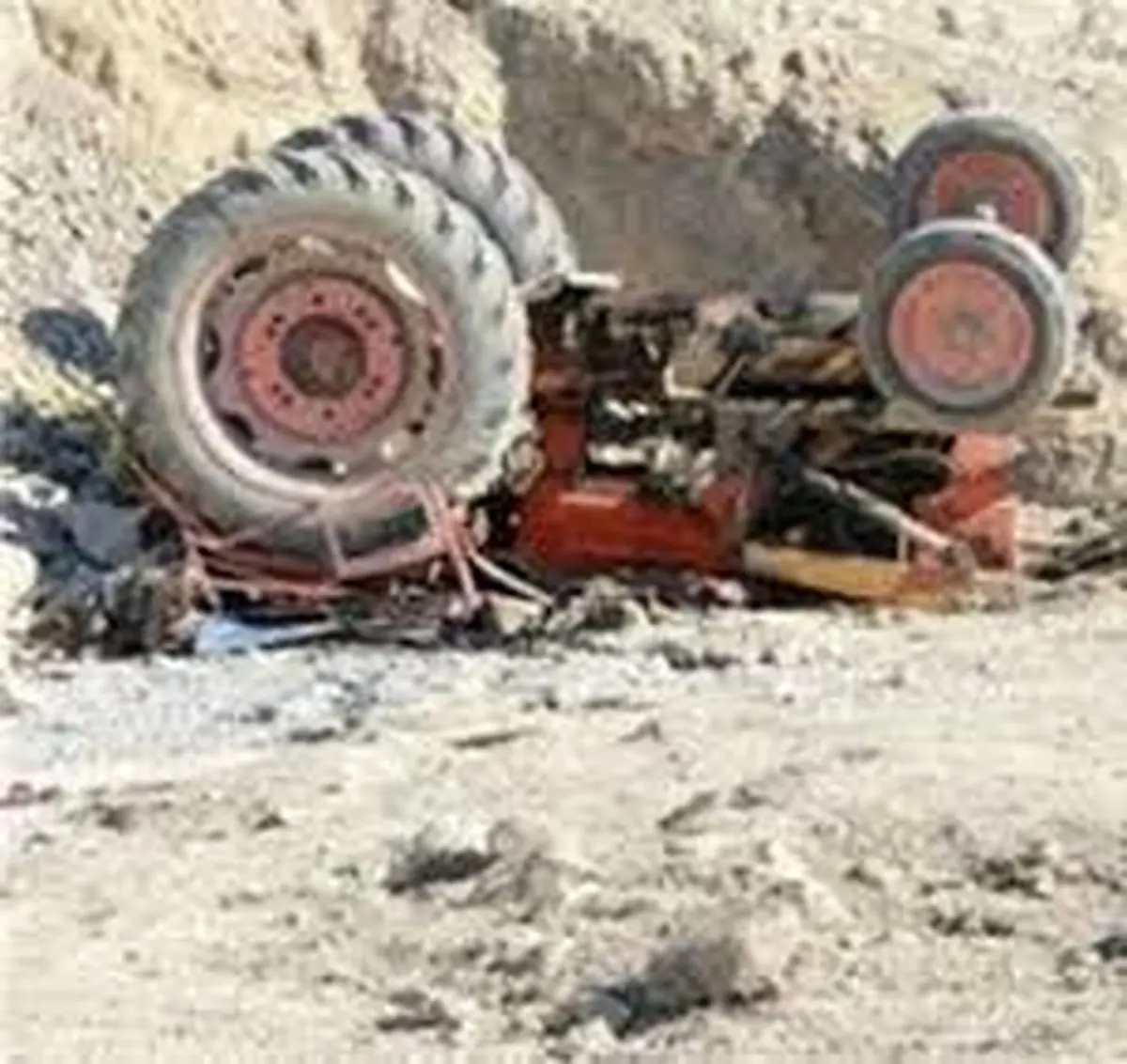 سقوط تراکتور در سد خاکی با دو کشته