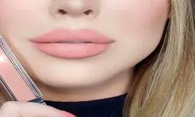 فوت و فن آرایش لب های باریک و گوشتی