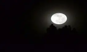 دانستنی های جالب و باورنکردنی از ماه