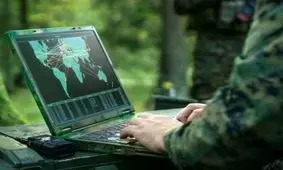 آمریکا: ایران به ما حمله می کند اما نه با موشک و پهپاد