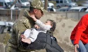 نجات نوزاد ۱۵ ماهه که ۳۱ ساعت زیر آوار بود/ تصاویر