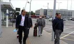 ببینید: نماینده فدراسیون با لباس خدمه پرواز در سفر تیم ملی بانوان!