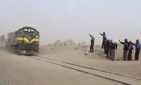 طوفان شن قطار مسافربری سرخس-مشهد را لغو کرد
