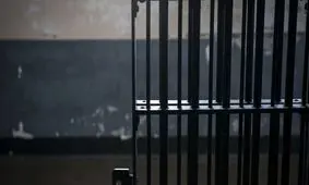 وضع حمل اجباری زن آمریکایی در سلول انفرادی