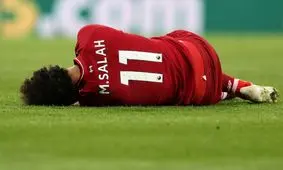 مصدومیت ستاره مصری/ صلاح با چشمان گریان تعویض شد