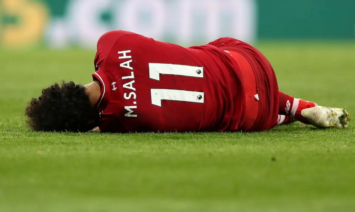 مصدومیت ستاره مصری/ صلاح با چشمان گریان تعویض شد