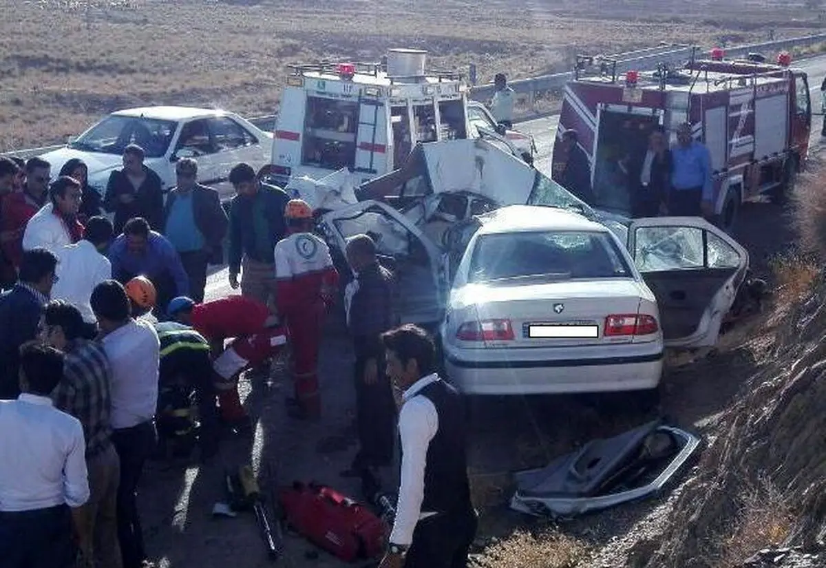 برخورد 4 خودرو با 2 كشته و 8 مصدوم در استان فارس