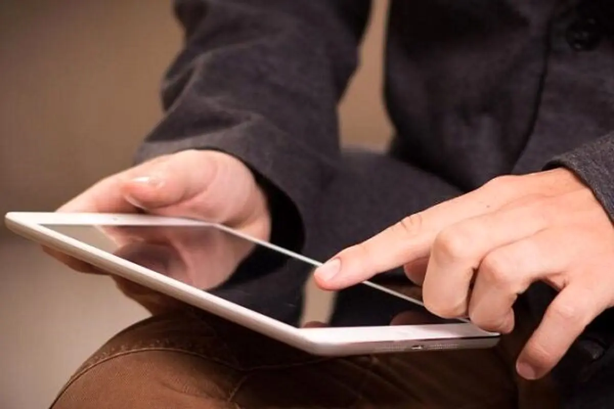 جاسوسی شبکه‌های اجتماعی از نحوه انگشت کشیدن روی گوشی!