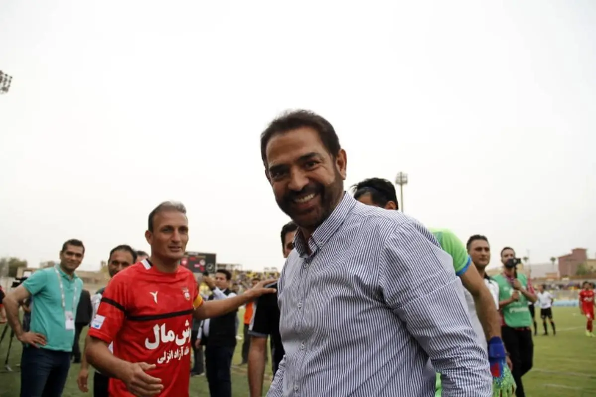 برخورد سنگ به سر در کار نبود/ فیروز کریمی: دچار افت فشار شدم