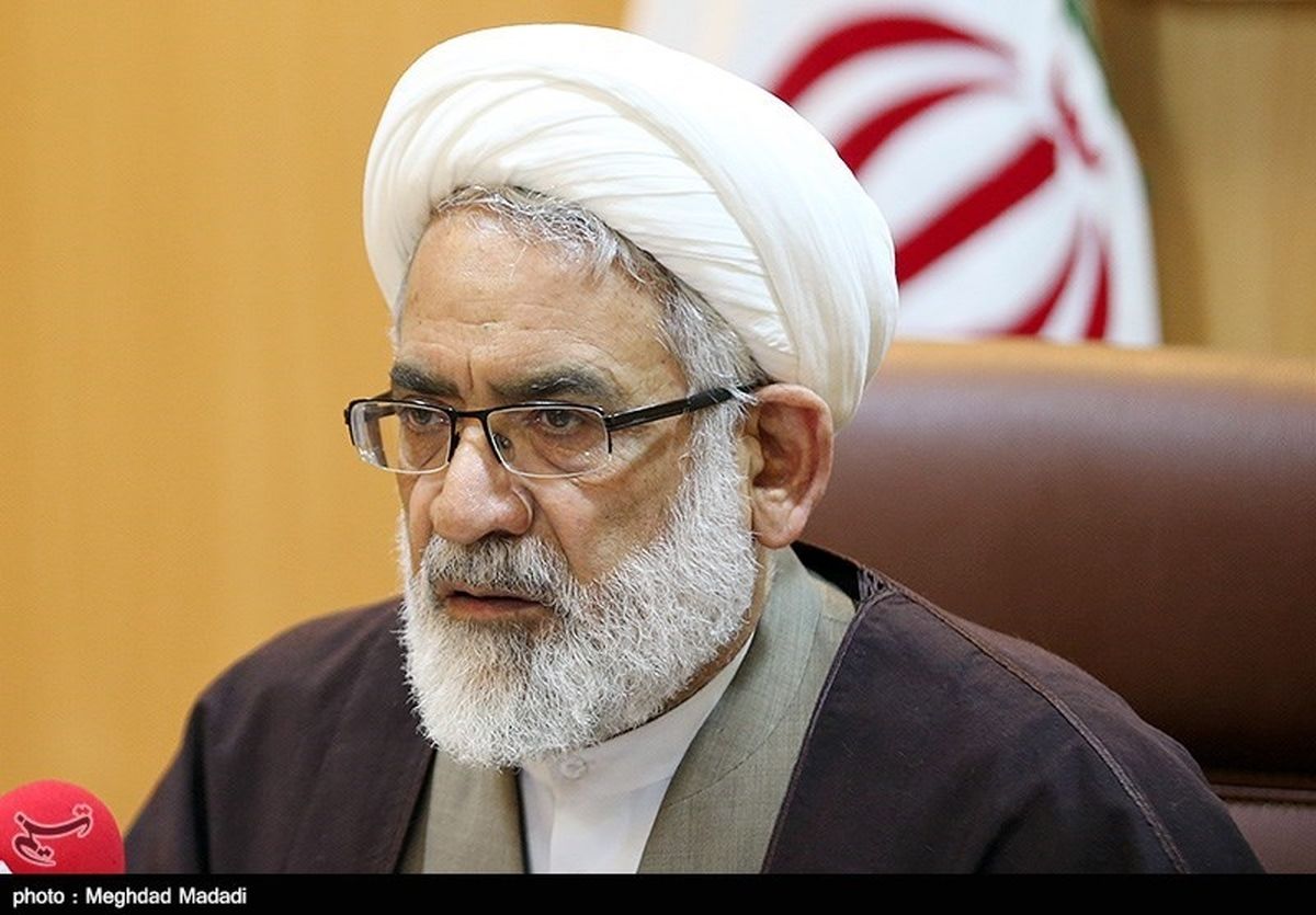 آقای جهرمی پاسخ سوالات ما را بده/ چرا به شبکههای اجتماعی خارجی میدان دادید و پهنای باند زیادی را در اختیار آنها قرار دادید؟