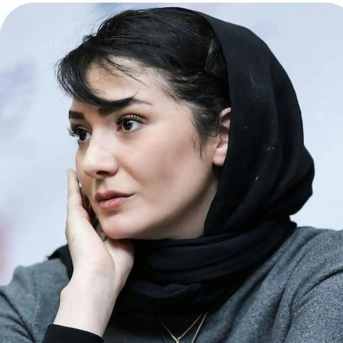 مینا وحید در کنار خواهر و برادرش+عکس