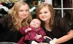 سه قلوهایی که هرکدام بعد از 11 سال به دنیا آمدند